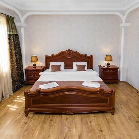 Elia Palace Hotel Тбилиси Екстериор снимка